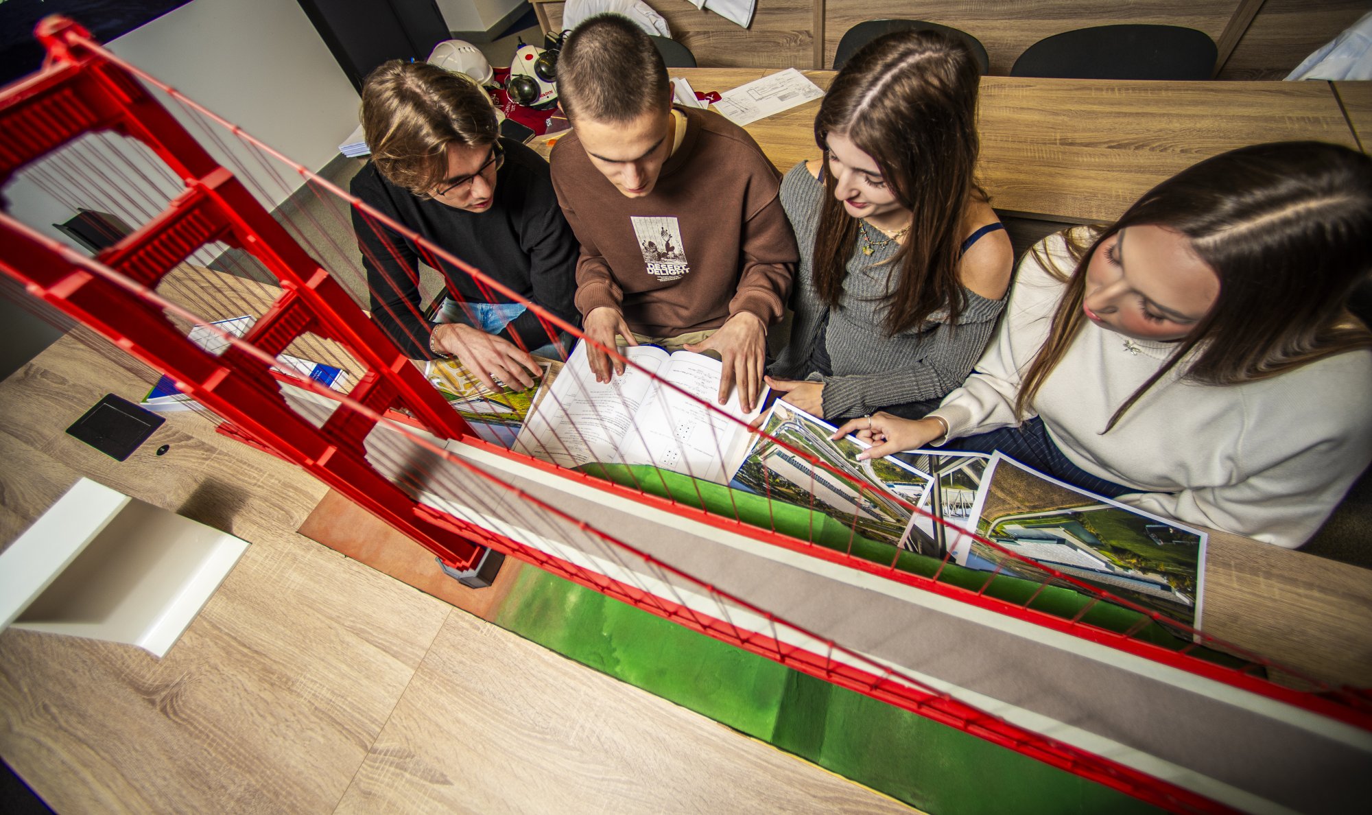 Studenci kierunku budownictwo