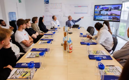 Studenci podczas prezentacji