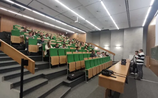 Studenci podczas wykładu