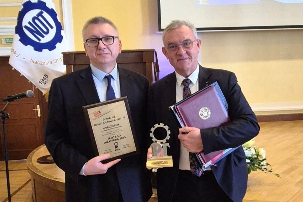 Prof. Krzysztof Jóźwik i dr hab. inż. Robert Cichowicz, prof. PŁ
