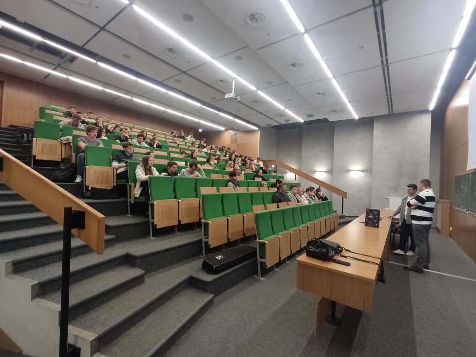 Studenci podczas wykładu