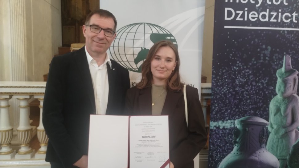 prof. dr. hab. inż. arch. Bartosz Walczak, mgr inż. arch. Wiktoria Sałaj