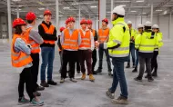Studenci na budowie